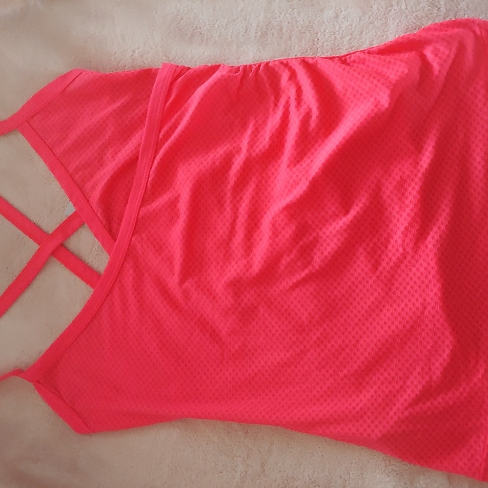 New without tags lorna Jane top